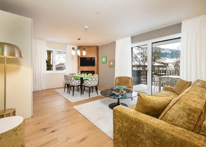 Amadeus Private Residences 斯拉德明