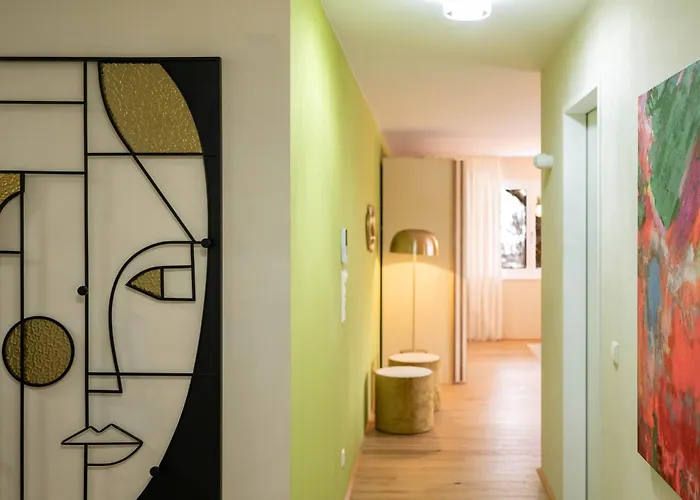 Amadeus Private Residences 公寓