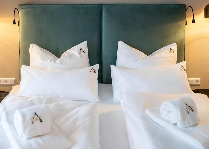 Amadeus Private Residences * 斯拉德明