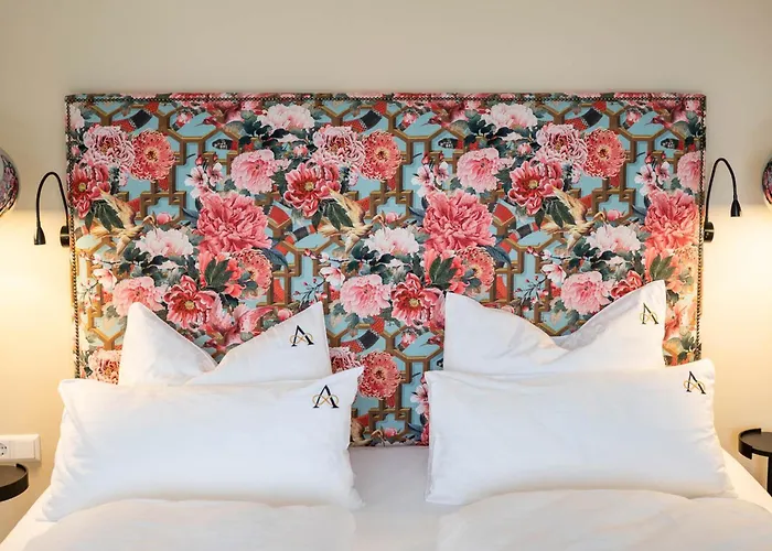 Amadeus Private Residences 公寓 *